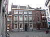 Huis met lijstgevel.