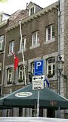 Huis met lijstgevel.