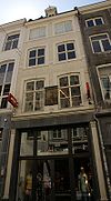 Huis met lijstgevel.
