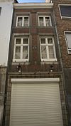 Huis met lijstgevel.
