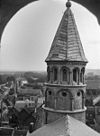 Westbouw- zuidtoren gezien vanaf hoog standpunt in het noorden - Maastricht - 20146464 - RCE -  Onze Lieve Vrouwekerk: Westbouw: zuidtoren gezien vanaf hoog standpunt in het noorden 