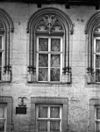 Detail voorgevel- gotisch venster - Maastricht - 20150053 - RCE -  Spaans Gouvernement: Detail voorgevel: gotisch venster (opmerking: Glasnegatief is gebroken) 