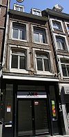 Huis met lijstgevel.