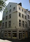Huis met lijstgevel.
