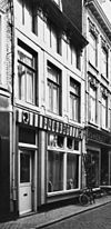 Huis met lijstgevel.