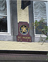 Huis met smalle lijstgevel.