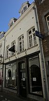 Huis met lijstgevel.