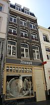 Huis met lijstgevel.