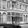 Exterieur noordvleugel overzicht ingangpartij - Maastricht - 20001676 - RCE -  Kasteel Vaeshartelt: Exterieur noordvleugel overzicht ingangpartij 