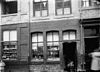 Huis met lijstgevel.
