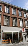 Huis met lijstgevel.