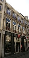 Huis met lijstgevel.