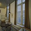 Interieur museum, overzicht van raam en kozijn met luikhaken - Maastricht - 20335423 - RCE -  Drukkerijmuseum: Interieur museum, overzicht van raam en kozijn met luikhaken 