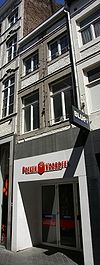 Huis met lijstgevel.