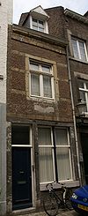 Huis met lijstgevel.