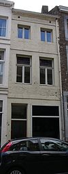 Huis met lijstgevel.