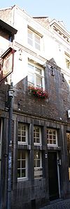 Huis met smalle gevel.
