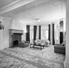 INTERIEUR, OVERZICHT GROTE HAL MET SCHOUW - Maastricht - 20297007 - RCE -  Huis Kruisdonk: INTERIEUR, OVERZICHT GROTE HAL MET SCHOUW 