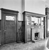 Interieur, kamer met open haard - Molenhoek - 20002581 - RCE -  Jachtslot Mookerheide: Interieur, kamer met open haard 