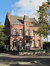 Vrijstaand herenhuis