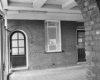 Exterieur poortgebouw kazerne onderdoorgang