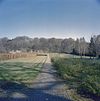 Kloostertuin, de voormalige economietuin, met zicht op het hellingbos - Simpelveld - 20329817 - RCE -  Klooster Loreto: Kloostertuin, de voormalige economietuin, met zicht op het hellingbos 