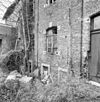 Detail gevel met venster en muurankers - Vaals - 20346018 - RCE -  Volmolen De Gouw: Detail gevel met venster en muurankers 