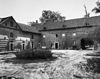 Overzicht van de binnenplaats - Voerendaal - 20244585 - RCE -  Kasteel-Hoeve Haaren: overzicht van de binnenplaats 