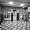Interieur overzicht stationshal met fraaie tegelvloer - Weert - 20326115 - RCE -  N.S. Station: Interieur overzicht stationshal met fraaie tegelvloer 