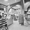Interieur stationshal, kiosk - Weert - 20326119 - RCE -  N.S. Station: Interieur stationshal, kiosk 