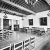 Interieur overzicht raadzaal voor de restauratie - Bergen op Zoom - 20324494 - RCE -  Stadhuis: Interieur overzicht raadzaal voor de restauratie 