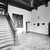 Interieur begane grond, opgang naar boven voor de restauratie - Bergen op Zoom - 20324484 - RCE -  Stadhuis: Interieur begane grond, opgang naar boven voor de restauratie 