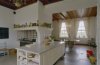 Interieur, overzicht keuken met eetgedeelte