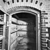 Interieur cachot, detail ingang - Breda - 20332548 - RCE -  Politiebureau: Interieur cachot, detail ingang 