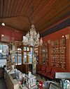 Interieur, begane grond, overzicht kasten en gedeelte plafond - 's-Hertogenbosch - 20333386 - RCE -  Apotheek: Interieur, begane grond, overzicht kasten en gedeelte plafond 