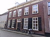 Huis met eenvoudige gevel
