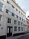 Hoge gebouwen met laadruimten