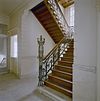 Interieur, begane grond, trappenhuis met siersmeedwerk - 's-Hertogenbosch - 20001005 - RCE -  Siersmeedwerk: Interieur, begane grond, trappenhuis met siersmeedwerk 