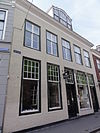 Heeft samen met Kruisstraat 6 het huis 'De nobel' gevormd