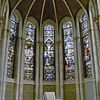 Interieur kapel, koor met gebrandschilderde glas in loodramen - Dongen - 20336991 - RCE -  Klooster Franciscanessen: Interieur kapel, koor met gebrandschilderde glas in loodramen 