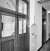Interieur eerste verdieping, kloostergang, wijwaterbakje - Velp - 20351515 - RCE -  Kapucijnenklooster Emmaus: Interieur eerste verdieping, kloostergang, wijwaterbakje 