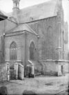 Detail van zuid-transept en schip - Grave - 20083708 - RCE -  Rooms-Katholieke Kerk: detail van zuid-transept en schip
