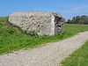 Mill Rijksmonument 525576 S-Kazemat 543 langs Defensiekanaal tegen aarden wal.JPG -  Mill Rijksmonument 525576 S-kazemat 543 langs Defensiekanaal tegen aarden wal 