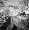 Overzicht zuidwestgevel met consistoriekamer en zicht op kerkhof - Willemstad - 20341139 - RCE -  Nederlands Hervormde Kerk: Overzicht zuidwestgevel met consistoriekamer en zicht op kerkhof 