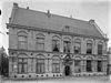 Overzicht voorgevel - Willemstad - 20214182 - RCE -  Mauritshuis Of Gouvernementshuis: Overzicht voorgevel (opmerking: In: Buiten ; 13(1919), nr. 4, p. 46) 