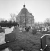 Overzicht noordoostgevel met zicht op kerkhof - Willemstad - 20341136 - RCE -  Nederlands Hervormde Kerk: Overzicht noordoostgevel met zicht op kerkhof 