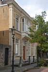 Voorgevel Stationsstraat 28 vanaf de linker zijde