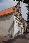 JVL 0578 -  voorgevel en linker zijgevel Molenstraat 12 