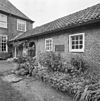 Schuur, voormalig atelier van van Gogh met rechts de gedenkplaat die in 1930 is aangebracht - Nuenen - 20338023 - RCE -  Voormalige Pastorie / Werkatelier En Woonhuis Geweest Van Vincen: Schuur, voormalig atelier van van Gogh met rechts de gedenkplaat die in 1930 is aangebracht 