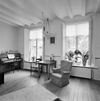 Interieur, woonkamer. Zicht naar de voorzijde - Nuenen - 20338032 - RCE -  Voormalige Pastorie / Werkatelier En Woonhuis Geweest Van Vincen: Interieur, woonkamer. Zicht naar de voorzijde 